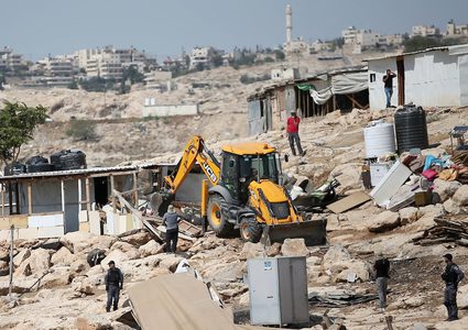 الاحتلال يهدم بركسا زراعيا قيد الإنشاء في الأغوار الشمالية