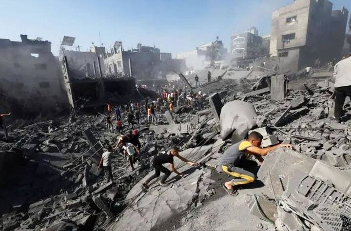 6 شهداء بينهم أطفال وإصابات اثر قصف الاحتلال مجموعة مواطنين في خان يونس