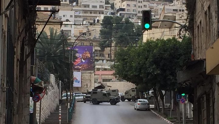 الاحتلال يصيب مواطنين ويأخذ قياسات منزل تمهيدا لهدمه في نابلس