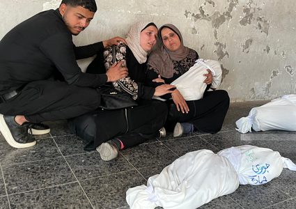 ١٥ شهيدا في قصف الاحتلال لعيادة تابعة للأونروا