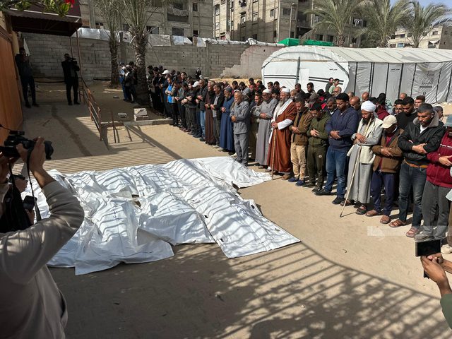 8 شهداء بينهم طفل في استهداف للاحتلال على حي السلام بخان يونس