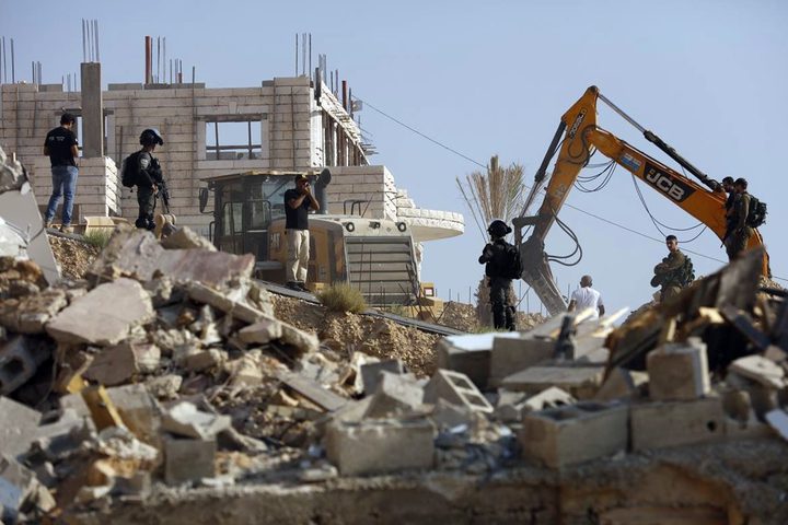 الاحتلال يشرع بهدم منزل في جبع