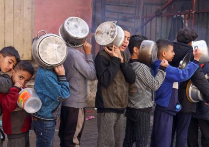 عشية يوم الطفل : 39 ألف يتيم بغزة والمجاعة وسوء التغذية تهدد حياتهم