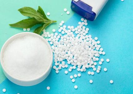 دراسة: المُحلي الصناعي "سكرالوز" يُربك الدماغ ويزيد من الجوع