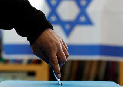 استطلاع: 55.7% من الإسرائيليين يطالبون بإجراء انتخابات في أقرب وقت