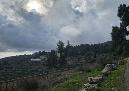 الطقس: أجواء غائمة جزئيا وارتفاع طفيف على درجات الحرارة