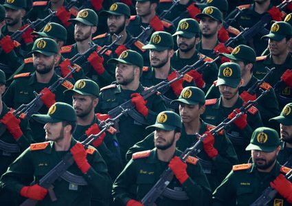 خامنئي يأمر بالتأهب عسكريًا..