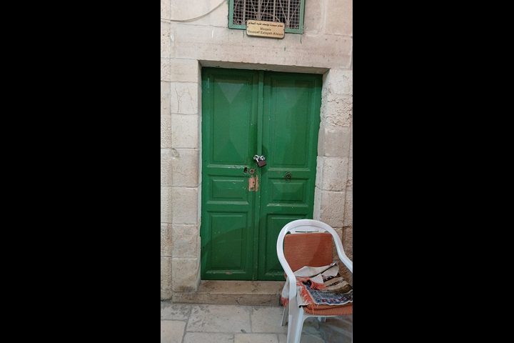 الأوقاف: في سابقة خطيرة الاحتلال يضع أقفالا على جميع أبواب غرف الحرم الإبراهيمي