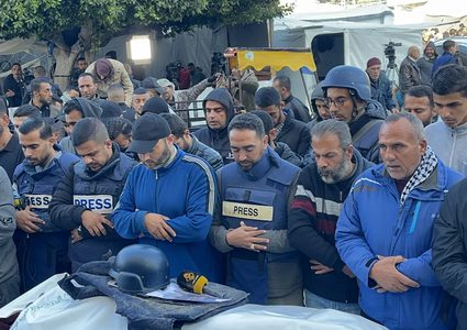 وقفة للصحفيين تنديدا بجرائم الاحتلال بحق الصحفيين