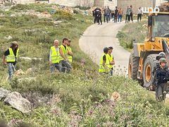 جيش الاحتلال جلب المستوطنين معه خلال عملية هدم المنازل في منطقة التعاون داخل مدينة نابلس.