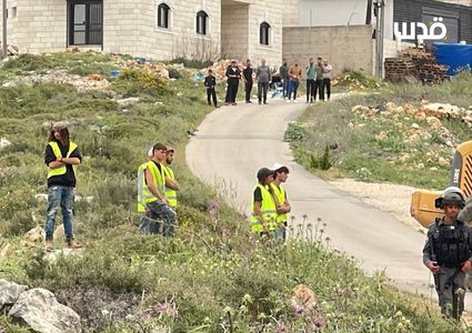 جيش الاحتلال جلب المستوطنين معه خلال عملية هدم المنازل في منطقة التعاون داخل مدينة نابلس.