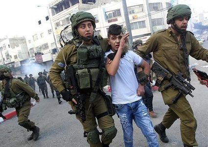 قوات الاحتلال تشن حملة اعتقالات طالت 40 مواطنًا