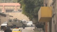 الاحتلال يحاصر منزلا في نابلس ويعتقل ثلاثة أشقاء من روجيب