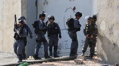 اقتحام مدارس وكالة الغوث في مخيم شعفاط والتهديد بإغلاقها خلال 30 يوما