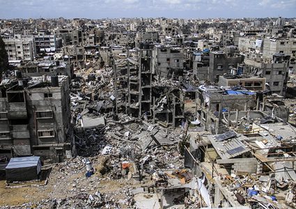 وزير جيش الاحتلال: نعمل على توسيع المناطق العازلة في غزة وندفع باتجاه التهجير