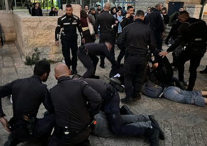 حيفا: 4 معتقلين على الأقل إثر قمع شرطة الاحتلال وقفة منددة بالحرب على غزة
