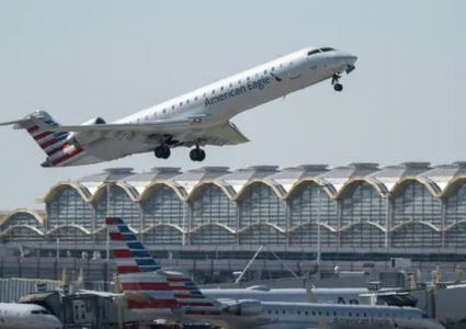 حادث لطائرة أميركية تقل أعضاء من الكونغرس في واشنطن