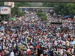 "طوفان بشري" في بنغلادش، إسناداً لغزة ونصرةً لفلسطين وتنديداً بعدوان الاحتلال.