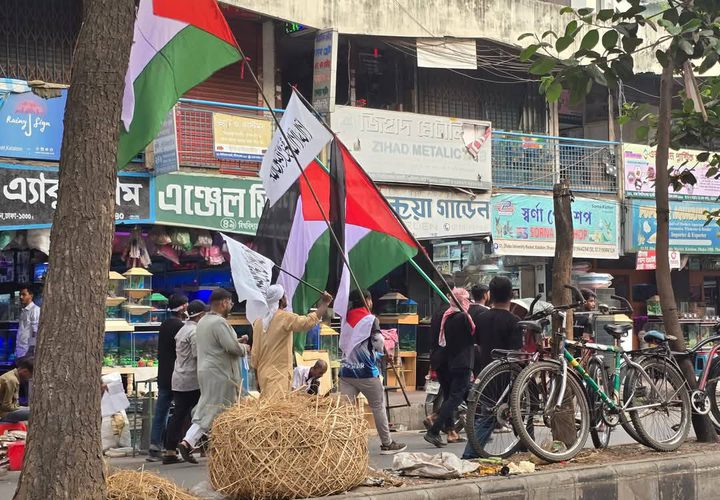 "طوفان بشري" في بنغلادش، إسناداً لغزة ونصرةً لفلسطين وتنديداً بعدوان الاحتلال.