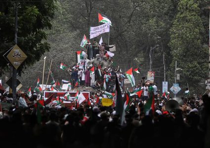 "طوفان بشري" في بنغلادش، إسناداً لغزة ونصرةً لفلسطين وتنديداً بعدوان الاحتلال.