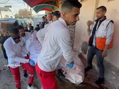 في غزة العائلات تمسح يوميا من السجل المدني....قبل قليل طائرة مسيرة اسرائيلية قصفت سيارة مدنية ما ادى الى استشهاد 7مواطنين من بينهم 6 أشقاء.