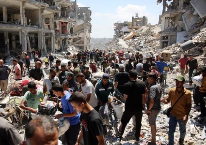 شهيدان في المواصي و5 مصابين بمدينة غزة والاحتلال يجبر آلاف المواطنين على النزوح