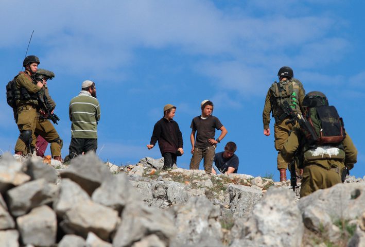 مستوطنون يعتدون على المواطنين في الأغوار الشمالية