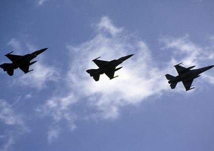 الطيران الأميركي يشن غارات على محافظتي الحديدة والبيضاء في اليمن