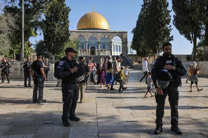 مئات المستوطنين يقتحمون المسجد الأقصى في ثالث أيام "الفصح اليهودي"