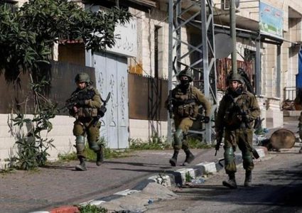 الاحتلال يحاصر منزلا في بلدة قباطية جنوب جنين