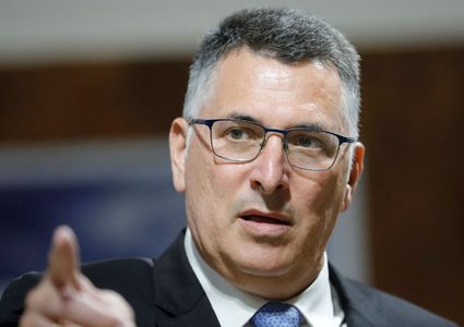 "هند رجب" تقدم طلبا لاعتقال وزير خارجية الاحتلال في لندن