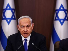 استطلاع معاريف: تقدم طفيف لمعسكر نتنياهو وانقسام و62% يدعمون صفقة تبادل