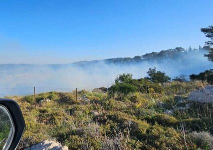 شرطة الاحتلال: الحريق في تلال القدس ناجم عن شظايا صاروخ اعتراضي