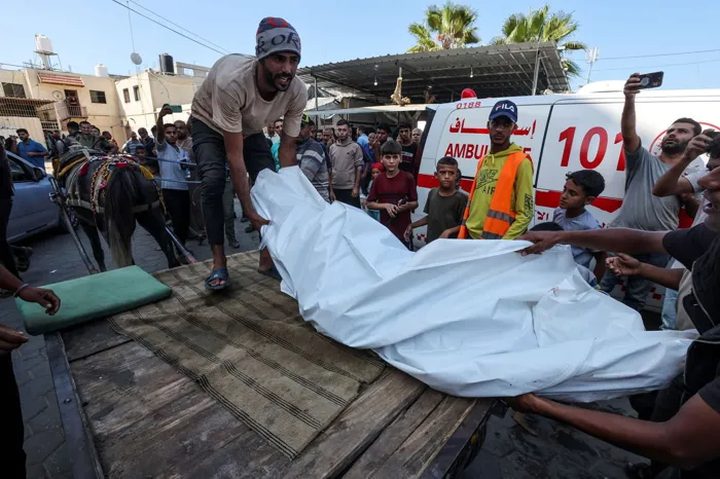 8 شهداء في قصف الاحتلال خيمة نازحين شرق غزة وأخرى للحلاقة في خان يونس