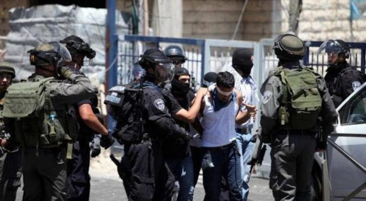 الاحتلال يعتقل شابين من القدس