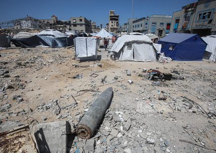 نازحون يضطرون للإقامة في خيام، وسط ظروف قاسية وخطيرة قرب مخلفات الحرب الإسرائيلية غرب مدينة غزة