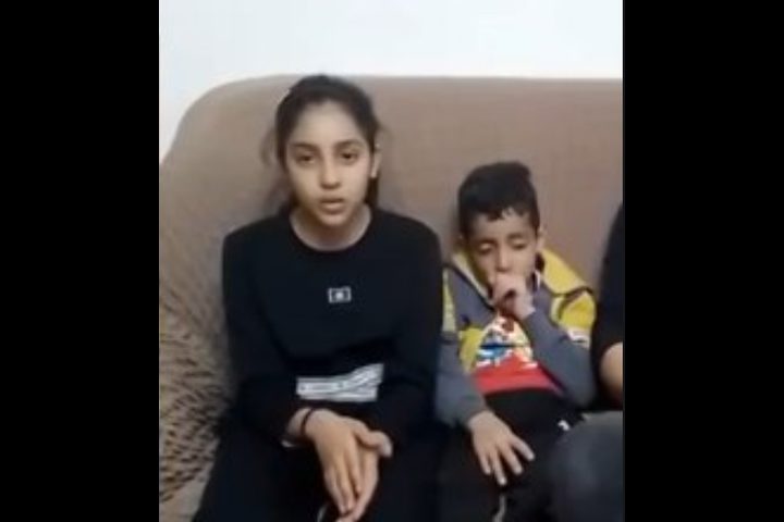 مستوطنون يختطفون طفلين في بيت فوريك ويقيدونهما بشجرة زيتون