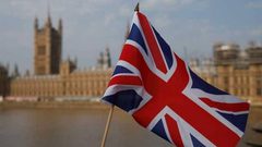 بريطانيا ترفع عقوباتها المفروضة على وزارتي الداخلية والدفاع السوريتين