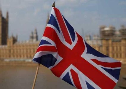 بريطانيا ترفع عقوباتها المفروضة على وزارتي الداخلية والدفاع السوريتين