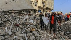 شهداء ومصابون بالعشرات بغارات على مدينتي غزة وخان يونس