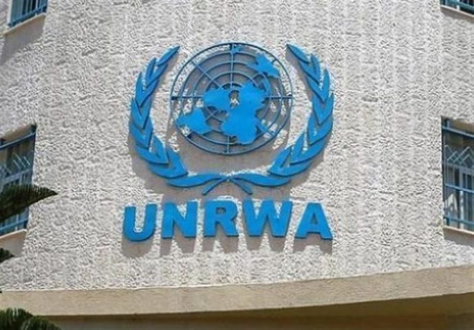 الأونروا: إمدادات الدقيق نفدت في غزة ولم يبق في المخازن سوى 250 طردا غذائيا