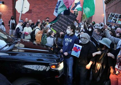 محتجون بجامعة ييل الأمريكية يلقون زجاجات المياه على بن غفير
