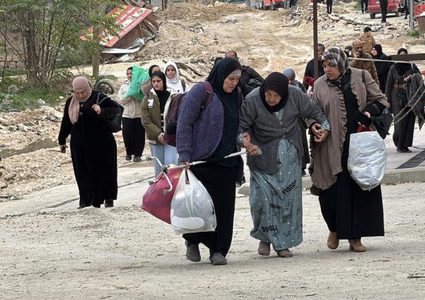 جنين: الاحتلال يجبر 20 عائلة على مغادرة منازلها في منطقة الزهراء قرب المخيم