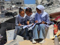 إرشادات للمعلمين والأكاديميين للتعليم في حالات الأزمات