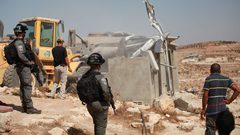 الاحتلال يهدم منزلا في مسافر يطا جنوب الخليل