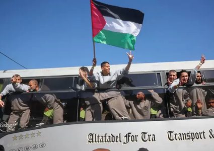 تركيا تستقبل 6 اسرى فلسطينيين من بينهم عميد الأسرى نائل البرغوثي