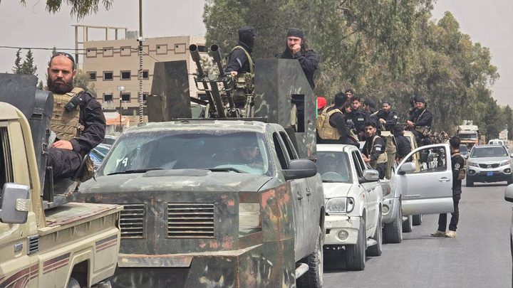 إسرائيل تقصف مواقع بريف دمشق بزعم حماية الدروز وتحذر الحكومة السورية