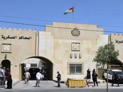 الأردن: السجن 20 عاماً لـ4 من 16 متهماً بقضايا حيازة أسلحة