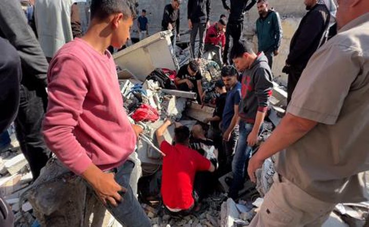 9 شهداء بينهم طفلان إثر قصف الاحتلال منزلا في جباليا ومركز خدمات في البريج