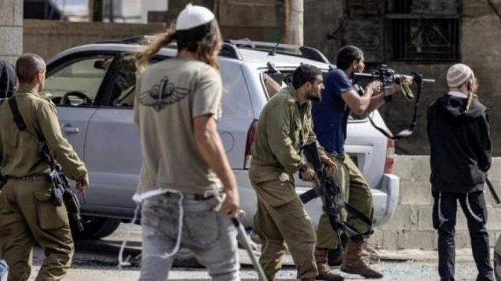 مستعمرون يهاجمون مركبات المواطنين في نابلس